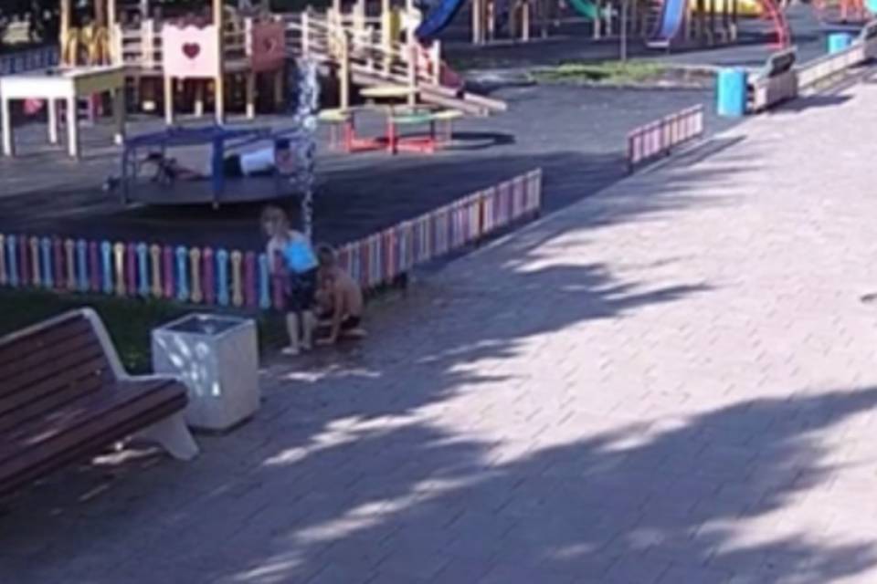 Дети устроили погром в парке в Волжском Волгоградской области
