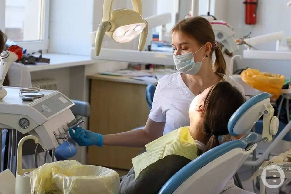 Как спасти зубы от кариеса, рассказали волгоградские ученые