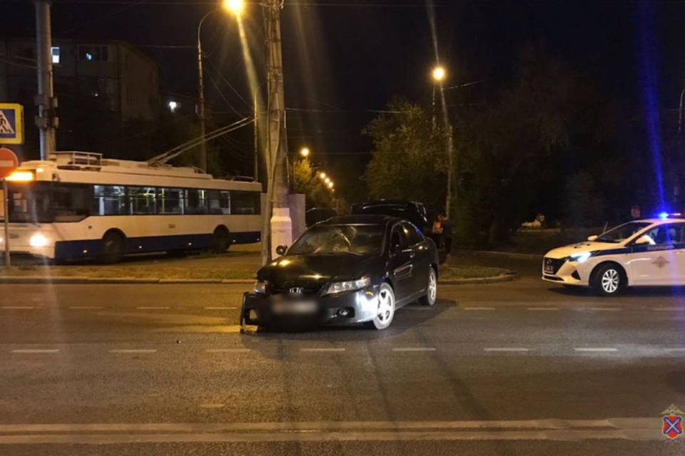Месячный грудничок и молодая девушка пострадали в ДТП в Волгограде