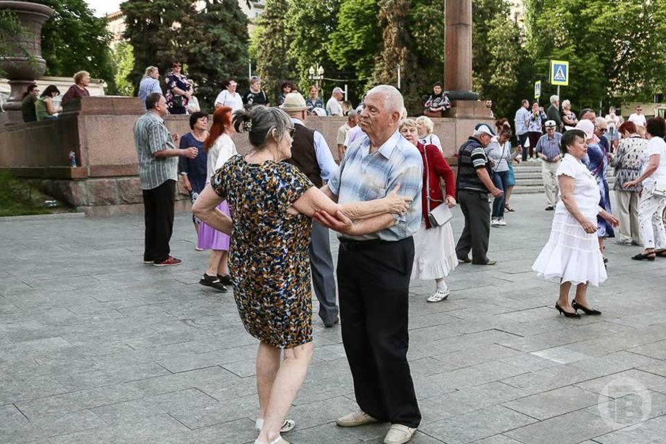 В Комсомольском саду Волгограда завершается летний сезон с дискотеками