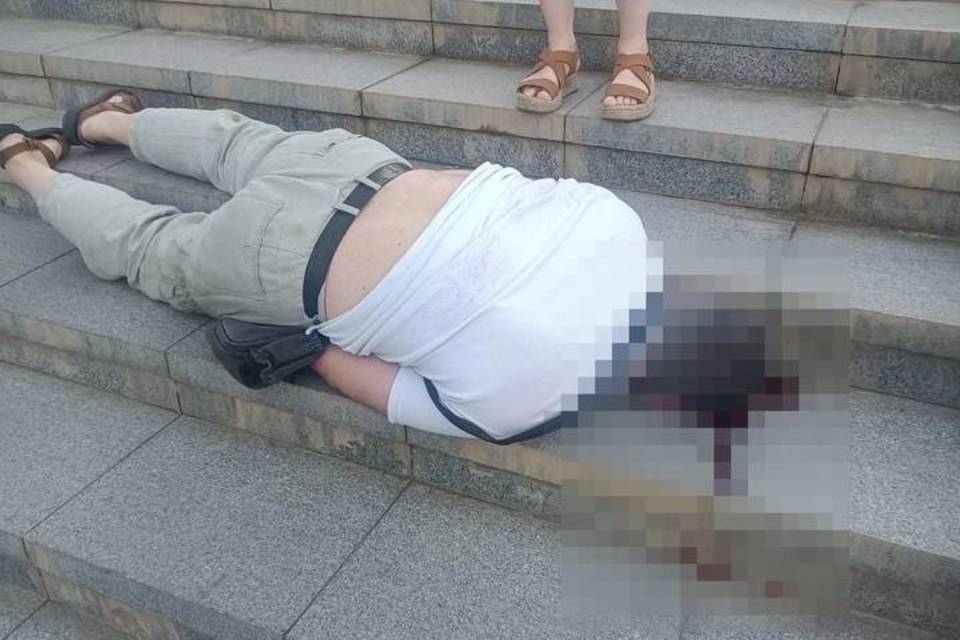 В Волгограде ИП обвинили в падении фанеры на голову прохожего