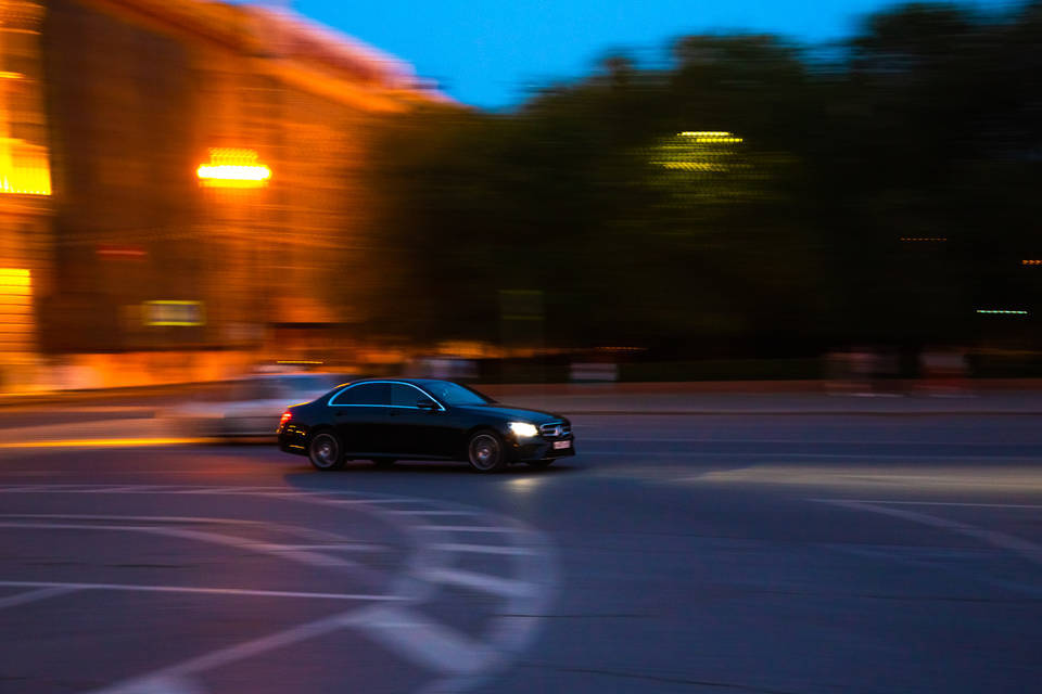 В Волгограде за долги продают BMW X7