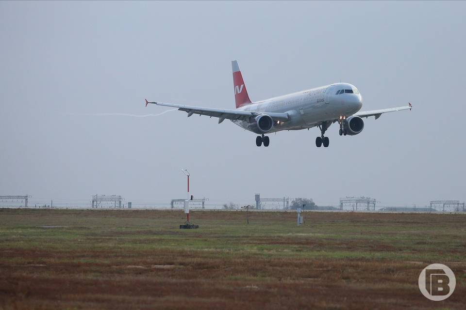 Летевший из Турции самолет экстренно сел в Волгограде из-за больного пассажира