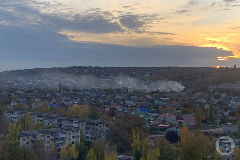 Дым напугал жителей юга Волгограда