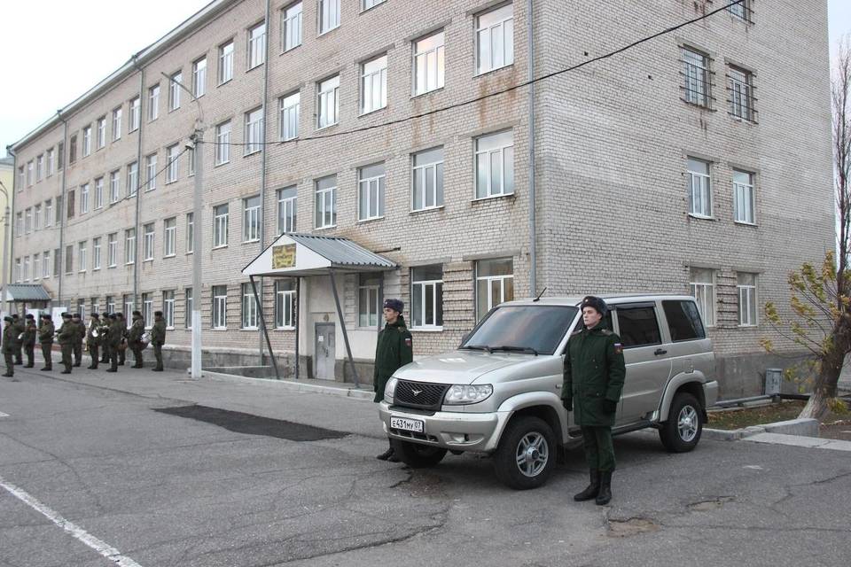 Ветераны из Камышина передали в зону СВО УАЗ «Патриот»