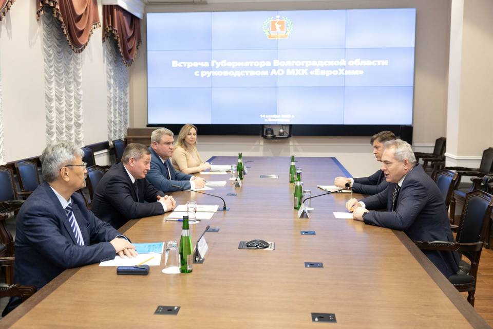 Губернатор Бочаров провел рабочую встречу с руководством компании «ЕвроХим»