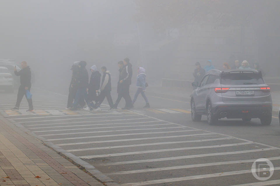 В Волгограде ГАИ предостерегает водителей из-за страшного тумана