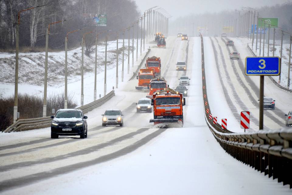 Упрдор направил в Волгоградскую область 70 спецмашин расчищать снег
