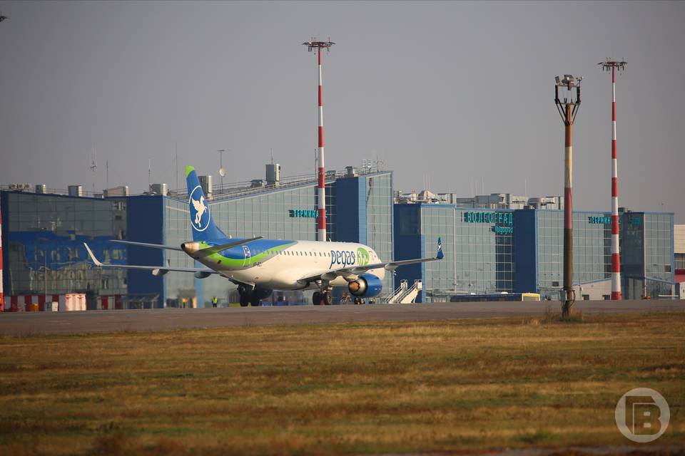 В Волгограде из-за неисправного двигателя не вылетел самолет в Москву
