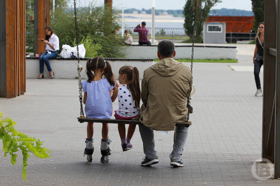 В Волгоградском регионе многодетным родителям утвердили дополнительную выплату