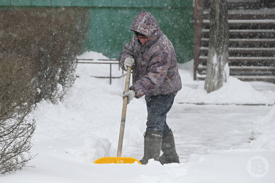 Сильный снег и снежные заносы обещают 24 декабря в Волгограде