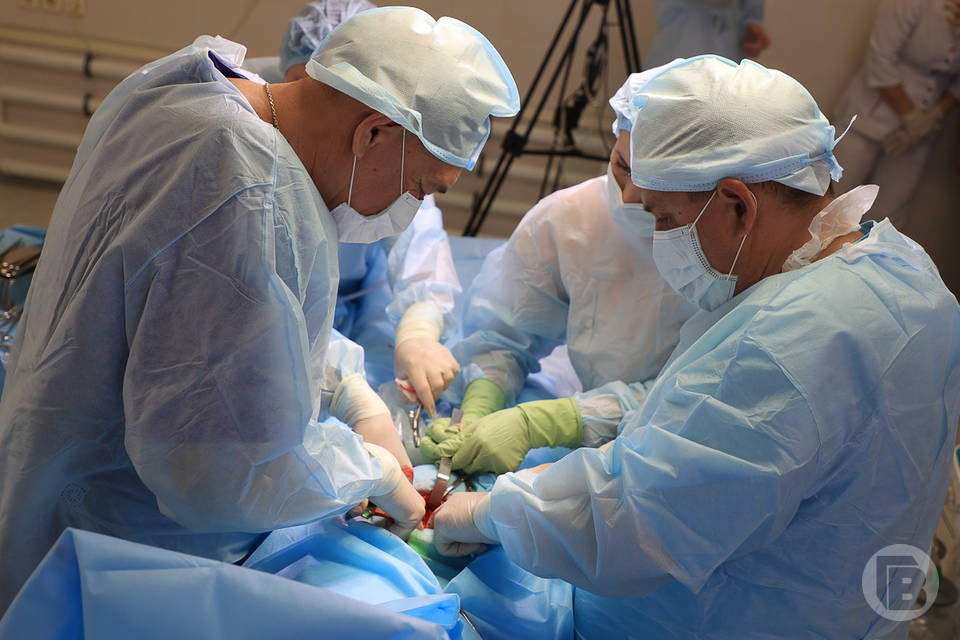 Под Волгоградом врачи удалили осколки из ноги раненого участника СВО