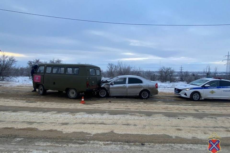 В тройном ДТП в Ворошиловском районе Волгограда пострадала 11-летняя девочка