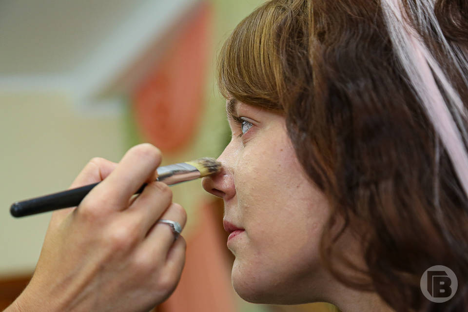 Женщина ослепла после похода к косметологу под Волгоградом