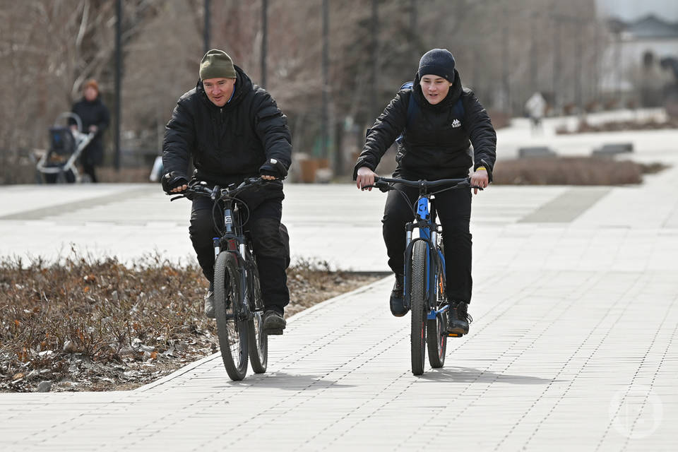 Под Волгоградом спасли двух замерзающих велосипедистов, ехавших из Анапы в Монголию