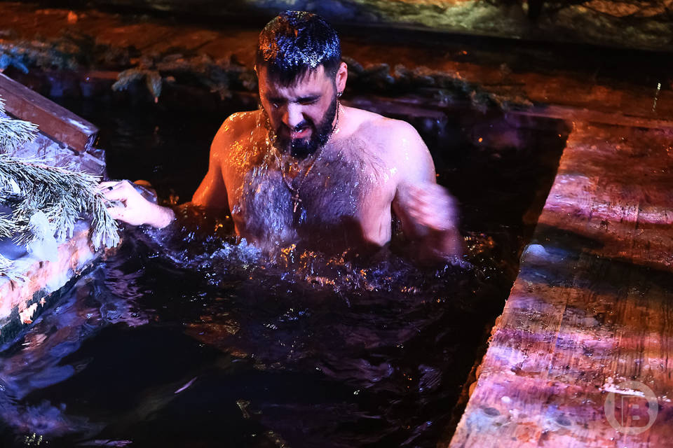 Чем опасно купание в проруби на Крещение, волгоградцам рассказала кардиолог