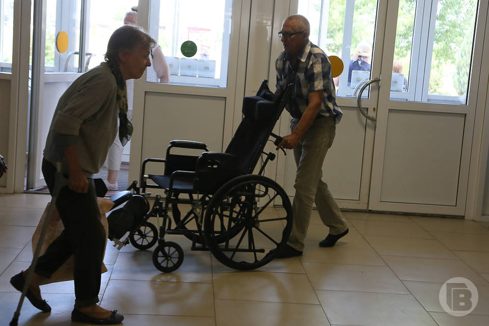 По решению суда подростку под Волгоградом выдали электрическую кресло-коляску