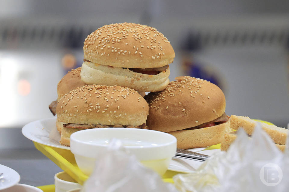 В Волгограде чизбургеры во «Вкусно и точка» подорожали до 83 рублей