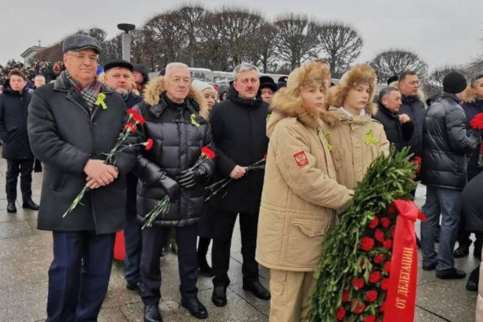 Глава Волгограда принимает участие в мероприятиях в честь 80-летия снятия блокады Ленинграда