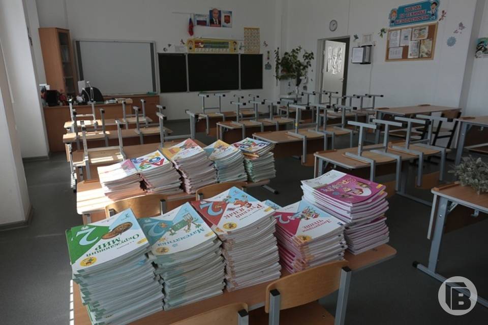 В городе Волгоградской области из-за ледяного дождя закрыли школу