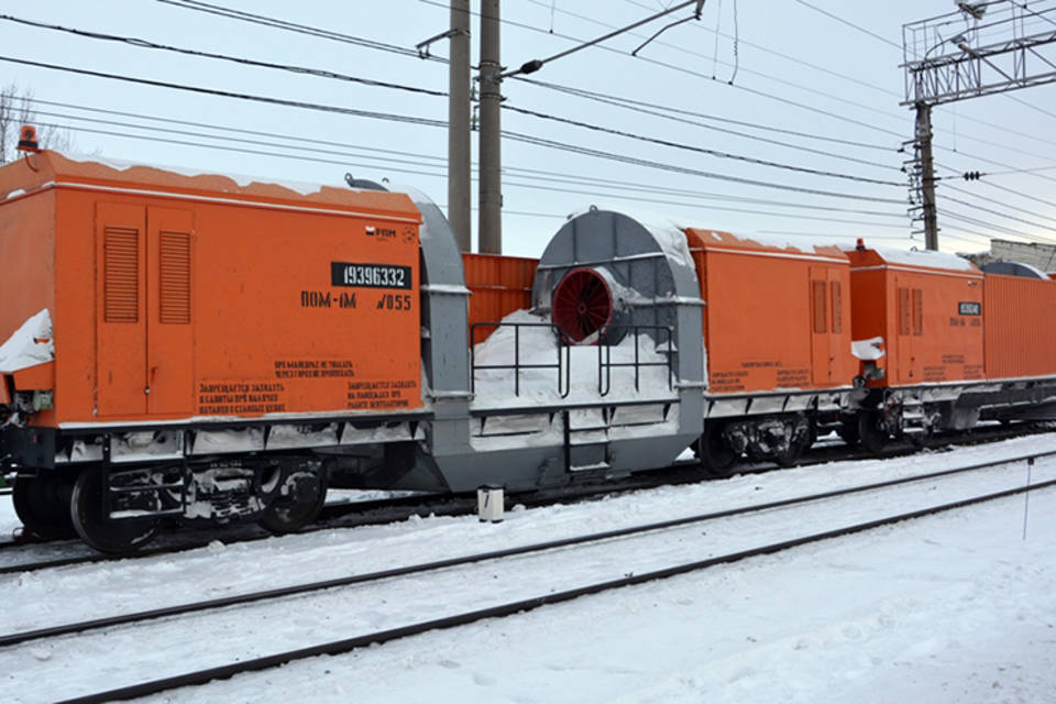 Около 700 железнодорожников участвовали в уборке снега в Волгоградской области в минувшие выходные