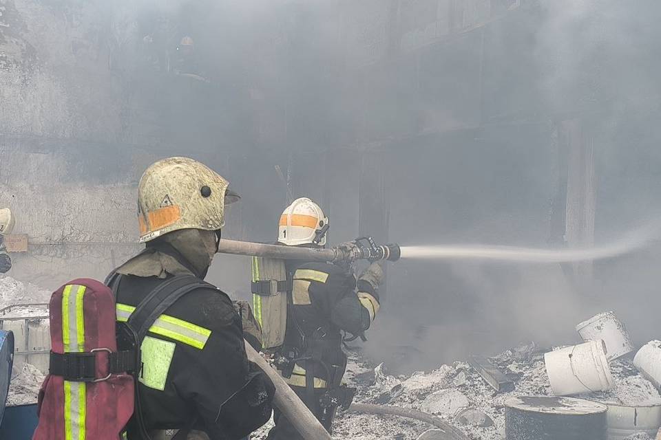 В Волгограде РПН проверил воздух после пожара в цехе лакокрасочных покрытий
