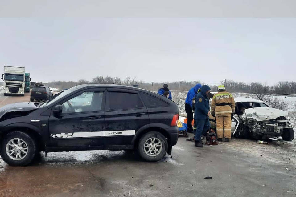 В Волгоградской области 4 человека отправлены в больницу в результате ДТП