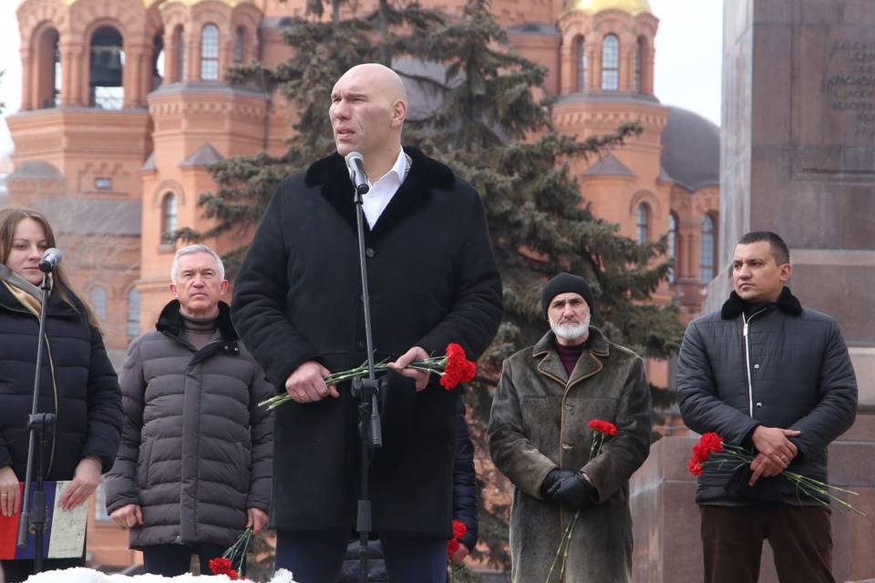 Николай Валуев стал участником патриотической акции в центре Волгограда