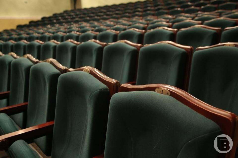 Театры Волгограда массово отменяют спектакли, запланированные на выходные