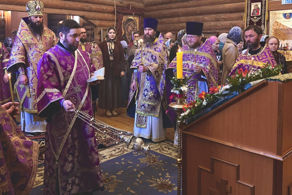 В Волгоградской области молятся за погибших в теракте