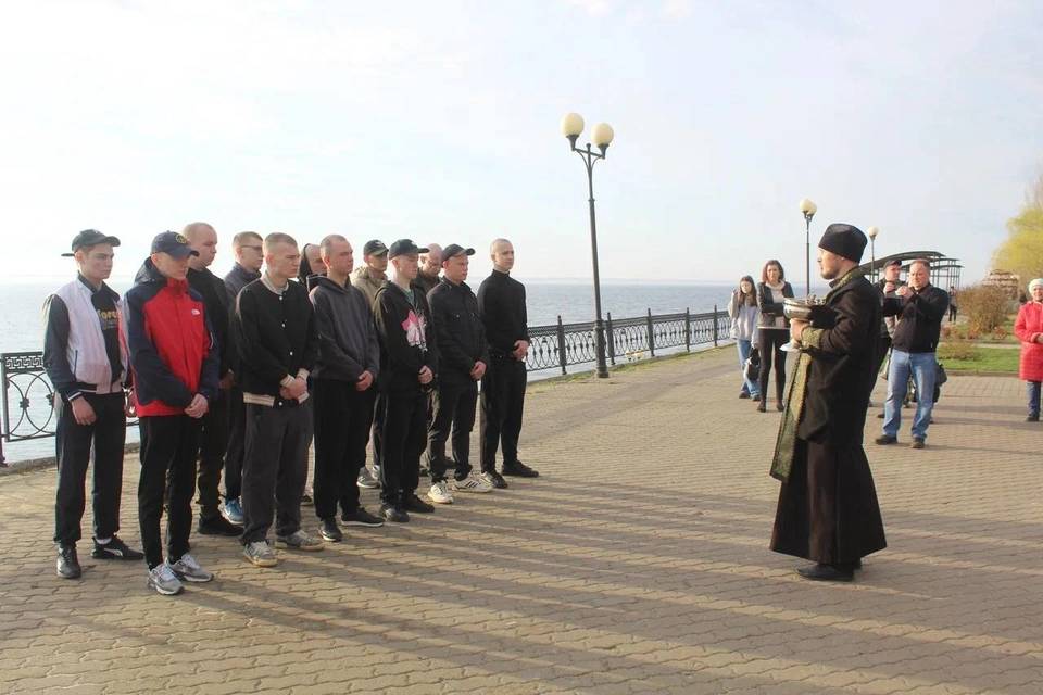 В Волгоградской области призывники отправились на срочную воинскую службу