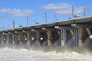 Волжская ГЭС снижает расходы воды по указанию Росводресурсов