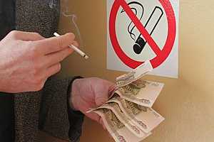 Минздрав хочет штрафовать курящих на работе