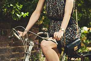 По Волгограду на велосипедах проедут леди в платьях