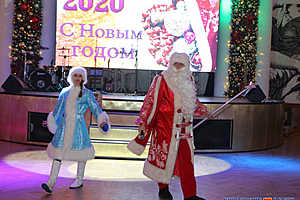 Дед Мороз со Снегурочкой на конях возглавят парад на юге Волгограда
