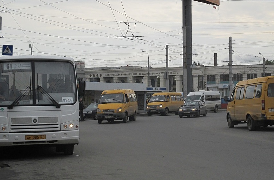 Автобусы волгоград где находятся. Автобус заказной Волгоград. Маршрутка Волгоград фото. Начало работы автобусов в Волгограде. Автобус Волгоград Камышин.