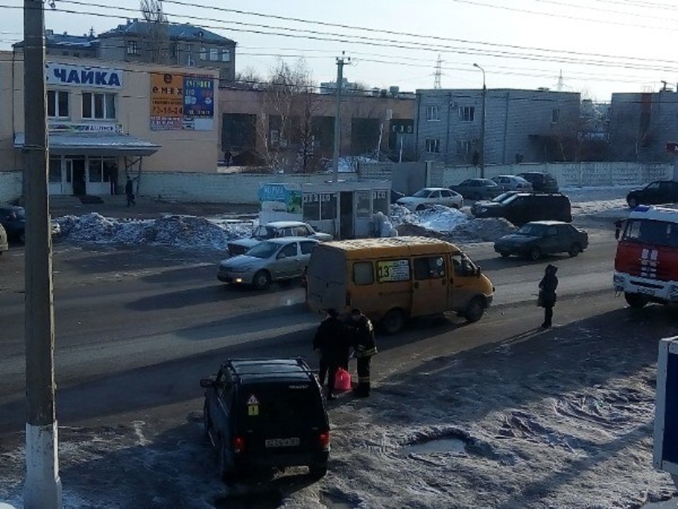 Краснооктябрьская волгоград 2. Остановка Менделеева Волгоград. ОСТ Менделеева Волгоград. Волгоград остановка мен. Шайба Волгоград Краснооктябрьский.