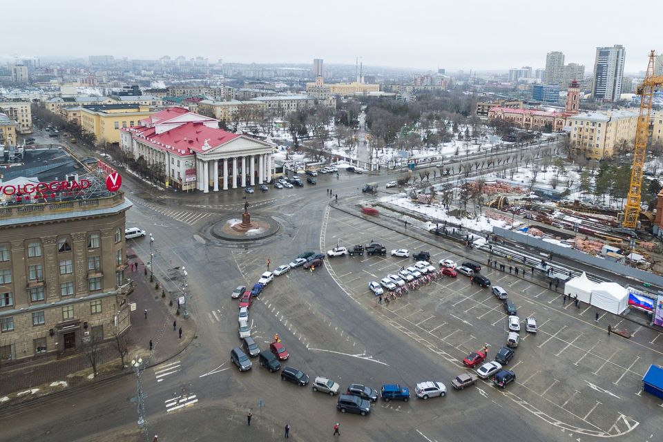 Волгоград площадь. Центральная площадь Волгограда. Волгоград площадь павших борцов сейчас. Площадь павших борцов Волгоград вид сверху. Красная площадь Волгоград.