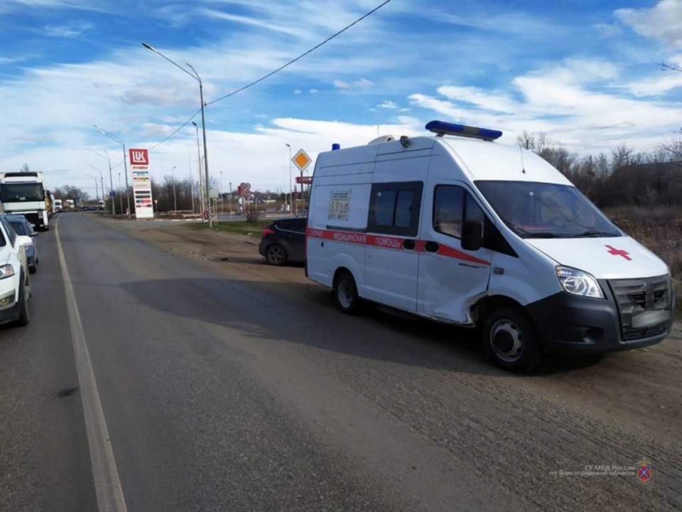 Скорая волгоград. ДТП со скорой в Волгограде. Машина скорой помощи в Волгограде. Скорые помощи Волгоградской неотложки. Неотложка Волгоград.