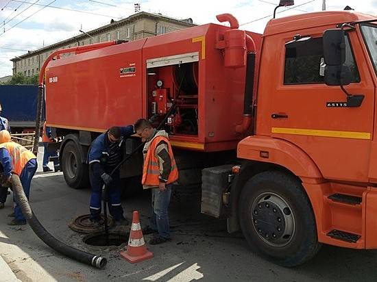 На очистку «ливневок» в северных районах города направили 10 миллионов рублей