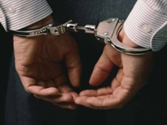 В Дзержинском районе преступники крадут из машин деньги и документы