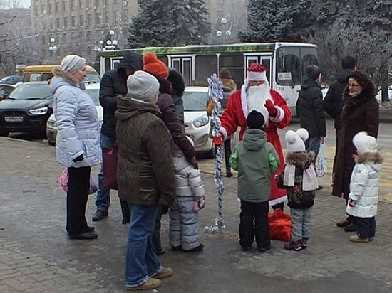 В канун нового года на улицы Волгограда выйдут десятки Дедов Морозов