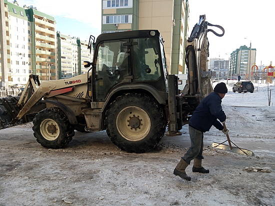 Власти Волгограда выявили 43 нарушения в уборке дворов от снега управкомпаниями