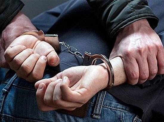 Под Волгоградом мужчина с криминальным прошлым сбежал из магазина с дорогим коньяком