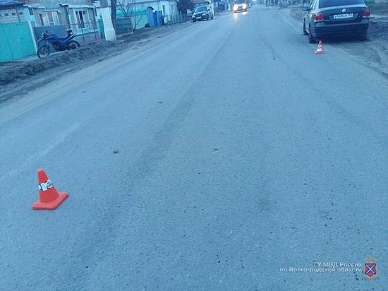 Под Волгоградом девушка на всем ходу вышла из машины