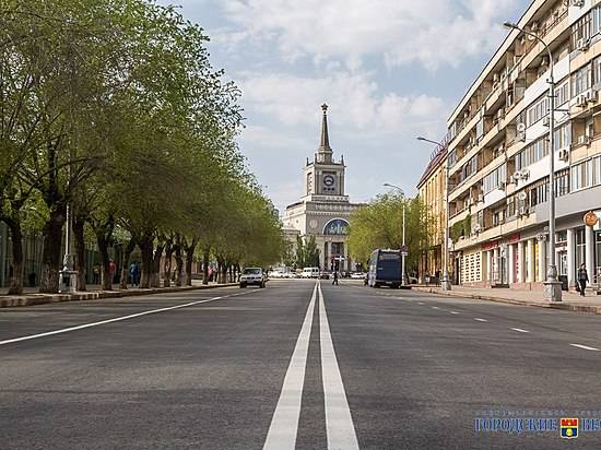 На улице Гоголя в центре Волгограда обновили асфальт