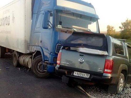 Под Волгоградом разорвавшееся колесо стало причиной тройного ДТП