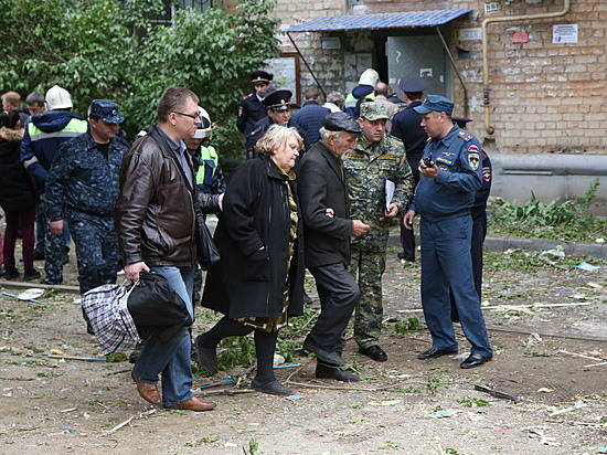 Одна из жительниц пострадавшего от взрыва дома спасла своего кота МаркизаОдна из жительниц пострадавшего от взрыва дома спасла своего кота Маркиза