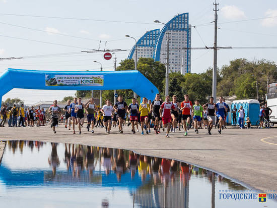 Любители спорта в День города бегут «Волгоградскую милю»