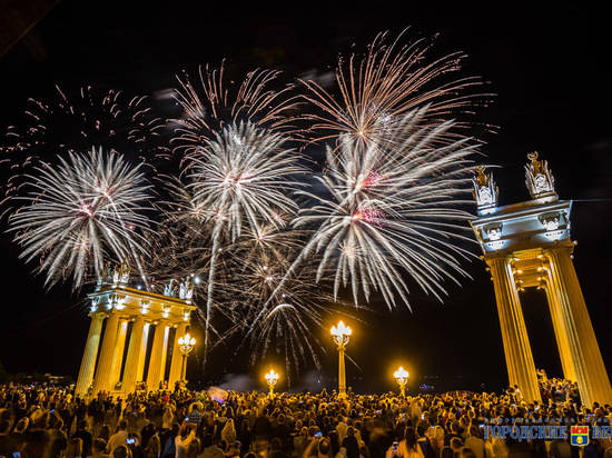 В Волгограде празднование Дня города завершилось потрясающим фейерверком